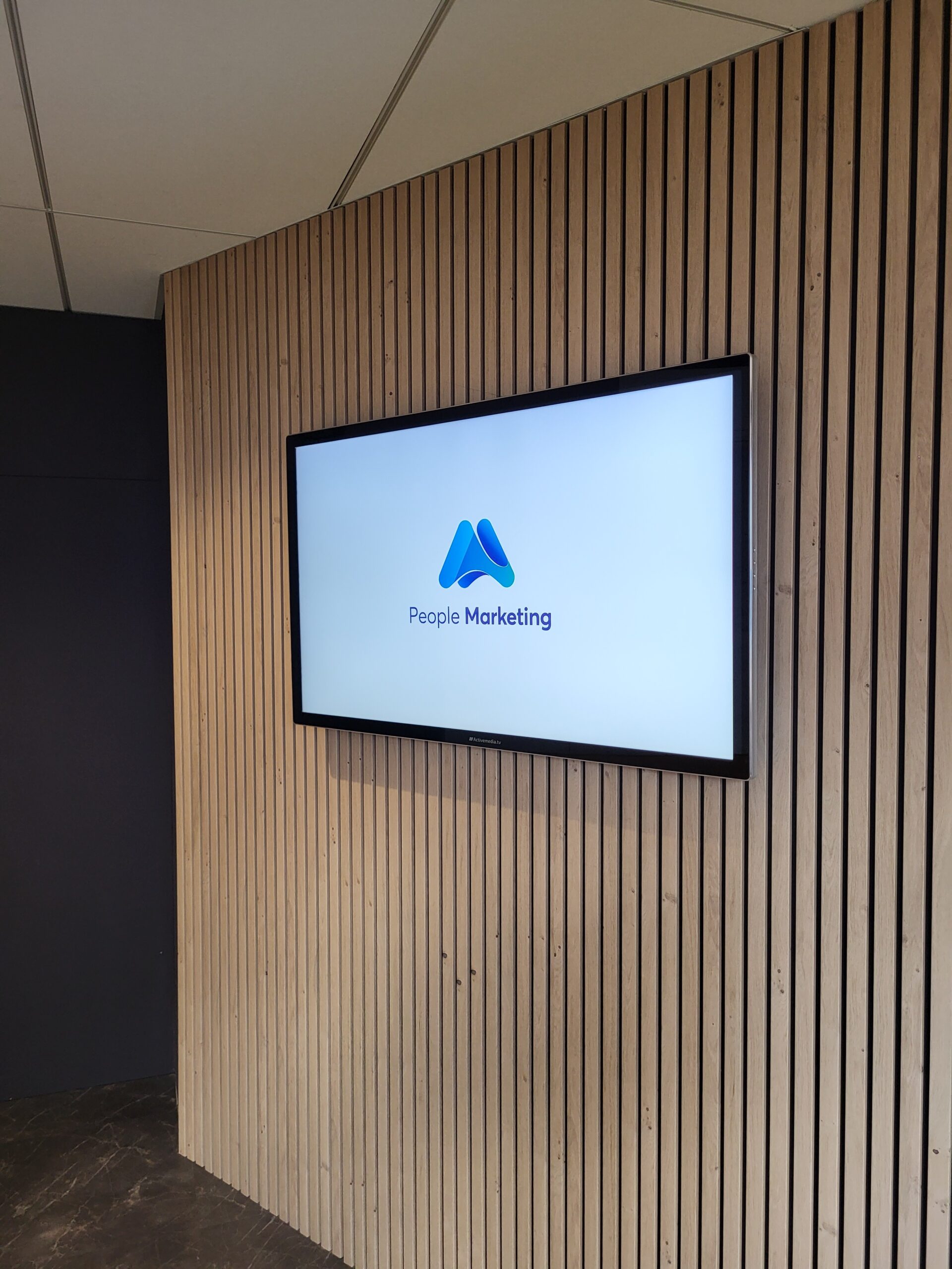 Slimline Pro Advertising Displays - Activemedia