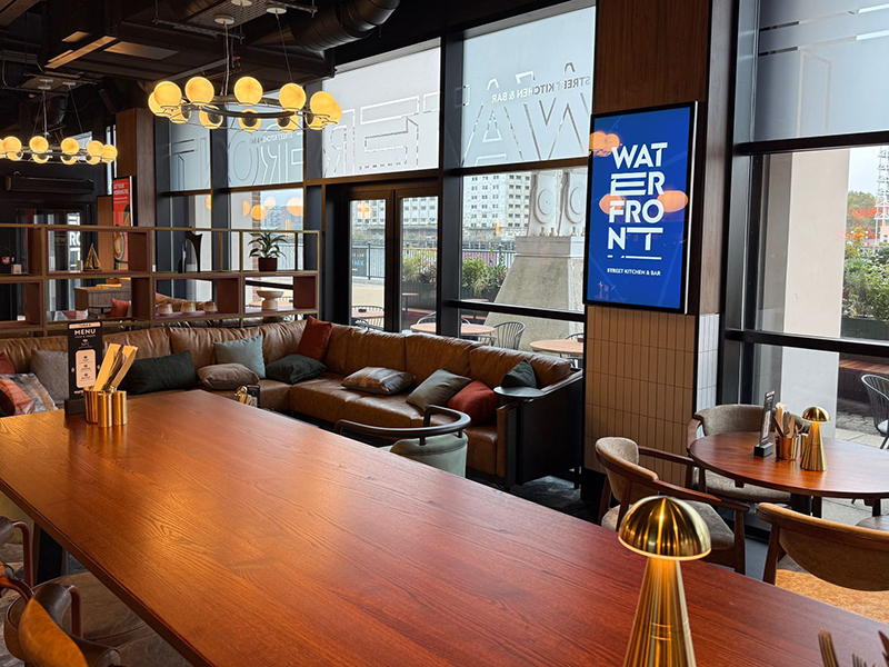 Slimline Pro Advertising Displays - Activemedia